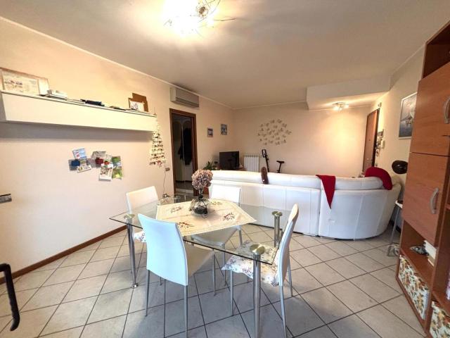 Appartamento in vendita a Corbetta, Milano