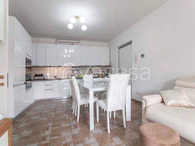 Appartamento in vendita a Limido Comasco, Como