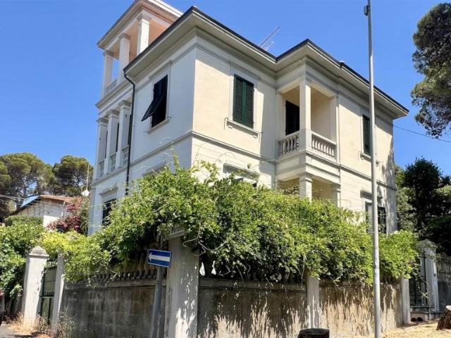 Appartamento in vendita a Quercianella, Livorno