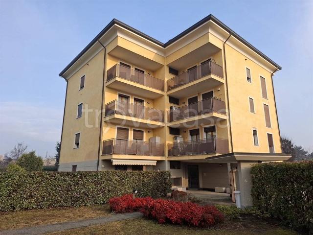Appartamento in vendita a Meda, Lombardia