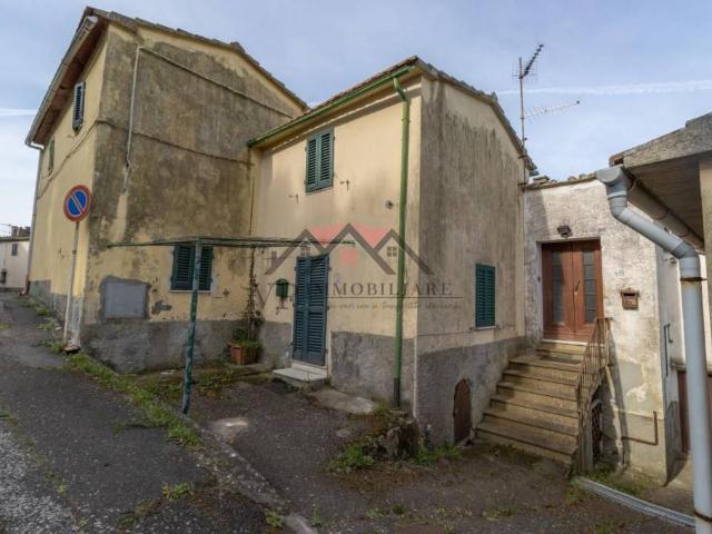 Appartamento in vendita a Larderello, Toscana