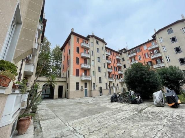 Appartamento in vendita a Municipio 8 di Milano, Milano