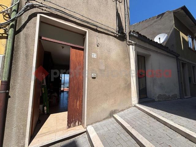 Appartamento in vendita a Montefalcone Nel Sannio, Molise