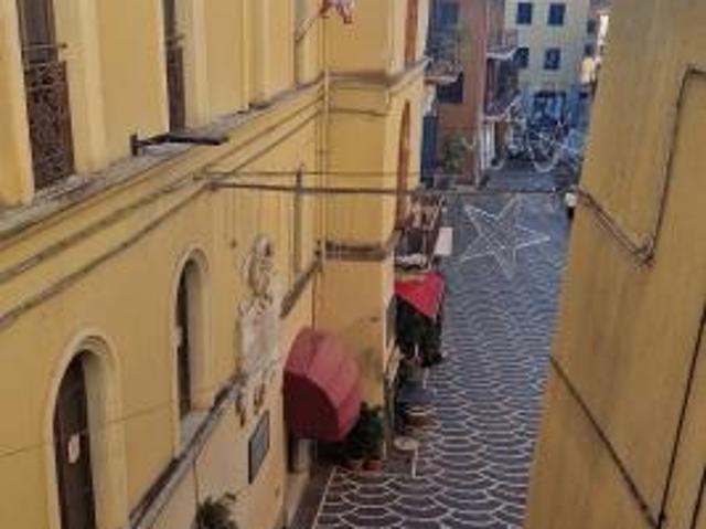 Appartamento in vendita a Passignano Sul Trasimeno, Umbria