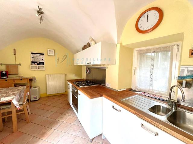 Appartamento in vendita a Pieve Di Teco, Liguria