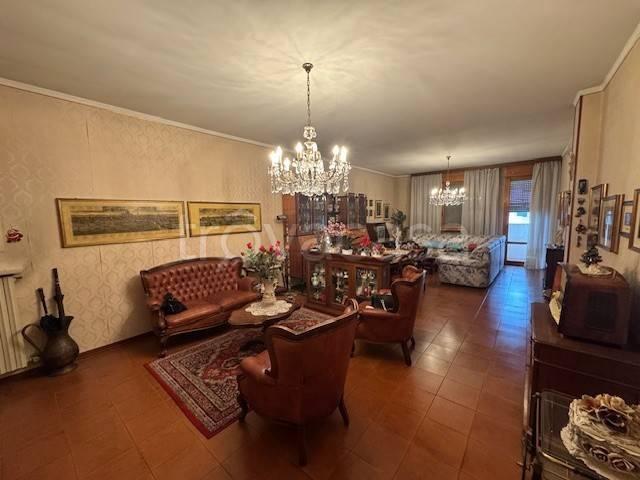 Appartamento in vendita a Villaggio Stranieri-Bazzarola, Re