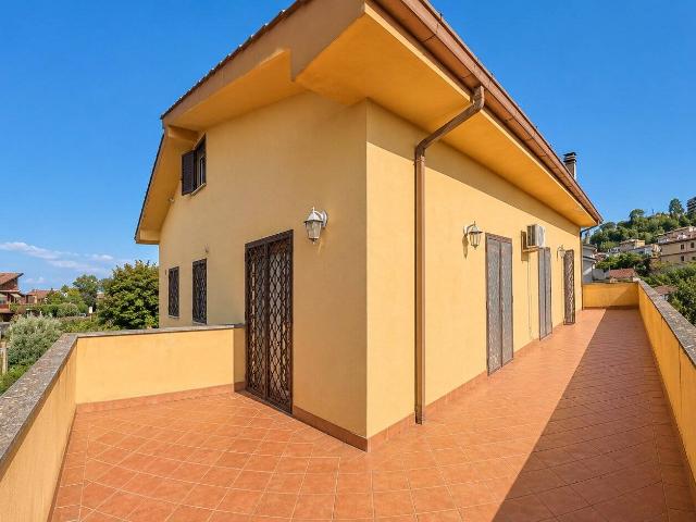 Appartamento in vendita a Centro Giano, Roma