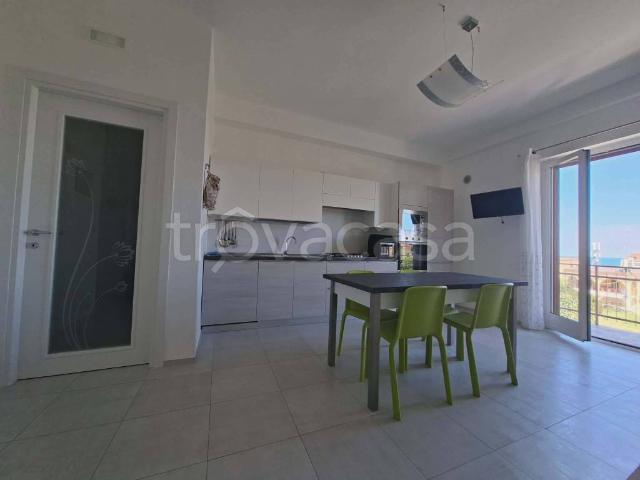 Appartamento in vendita a Marina di Roseto Capo Spulico, Calabria