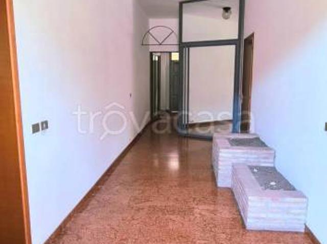 Appartamento in vendita a Sissa, Parma
