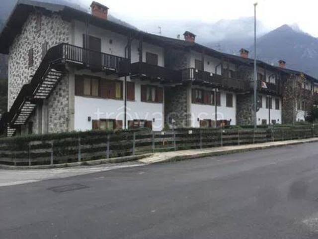 Appartamento in vendita a Castello, Piazza Brembana
