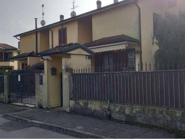 Appartamento in vendita a Torrevecchia Pia, Lombardia