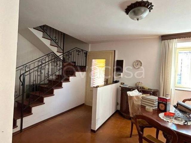 Appartamento in vendita a Perseghét, Vedano Olona