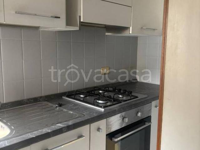 Appartamento in vendita a Sud-Est, Brenzone