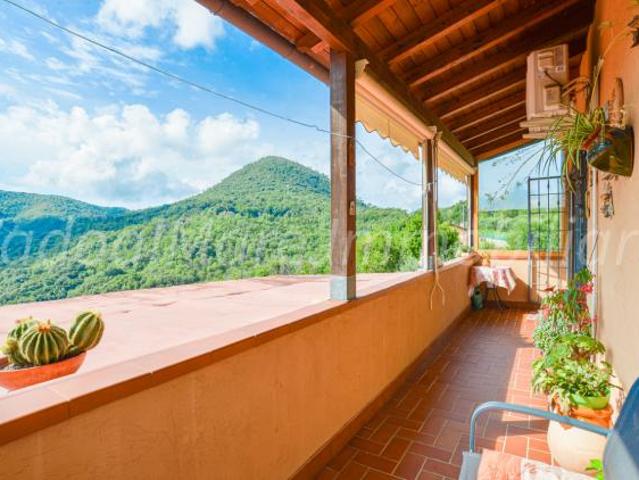 Appartamento in vendita a Vezzi Portio, Liguria