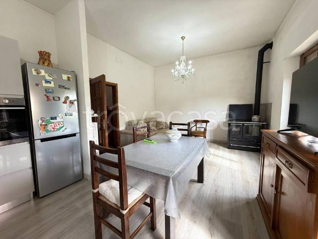Appartamento in vendita a Palazzo Del Pero, Toscana