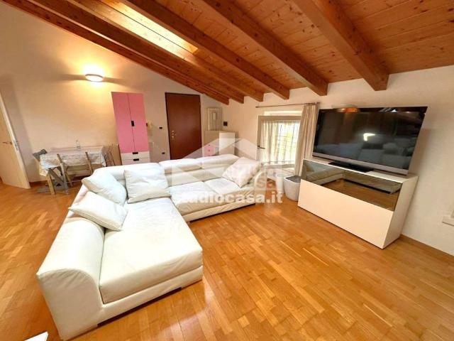 Appartamento in affitto a Comunità della Vallagarina, Borgo Sacco