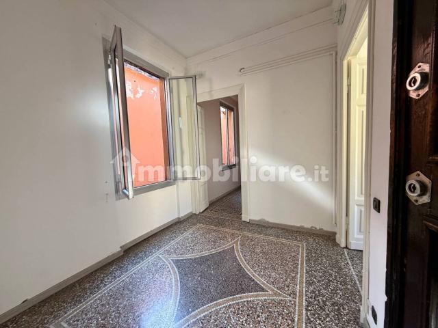 Appartamento in affitto a Centro Est, Serra Riccò