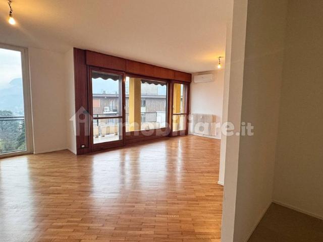 Appartamento in affitto a Sagnino, Como