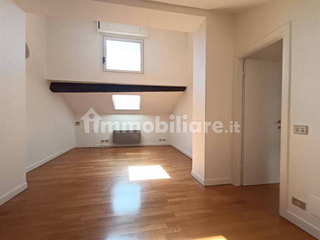 Appartamento in affitto a Municipio 1, Milano