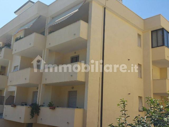 Appartamento in affitto a Santa Petronilla, Marche