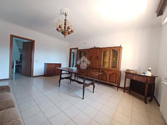 Appartamento in affitto a Nepi, Lazio