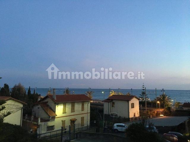 Appartamento in affitto a Vallecrosia, Liguria