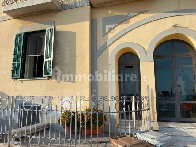 Appartamento in affitto a Coroglio, Campania