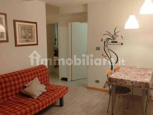 Appartamento in affitto a Centro Est, Serra Riccò