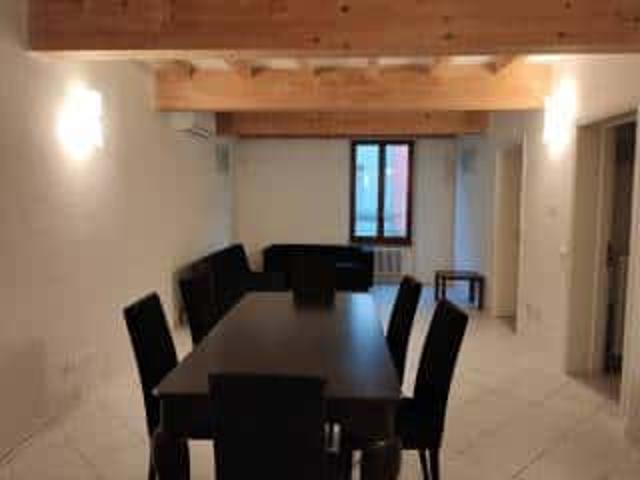 Appartamento in affitto a Santo Stefano città, Re