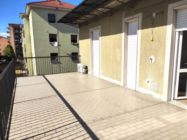 Appartamento in affitto a Ponte di Pietra, Pavia