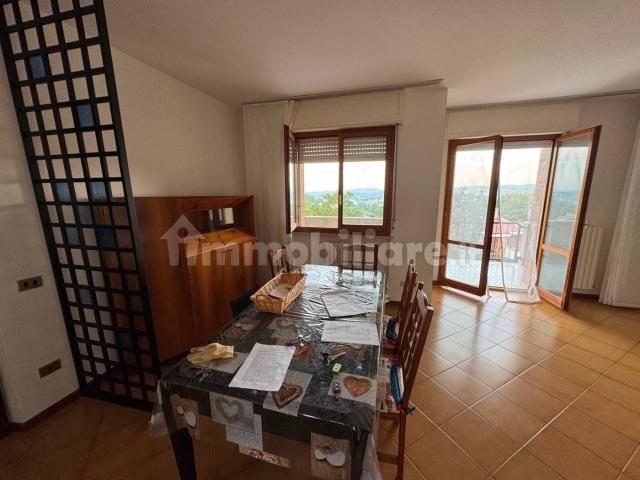 Appartamento in affitto a Brecce Bianche, Marche