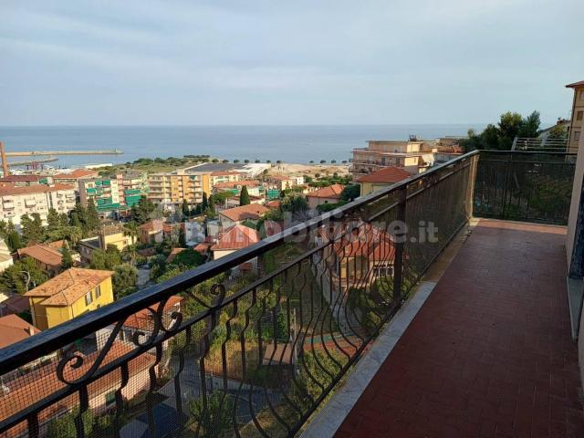 Appartamento in affitto a Imperia, Liguria
