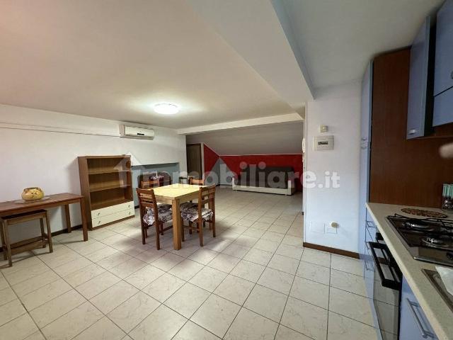Appartamento in affitto a Porta Maggiore, Marche