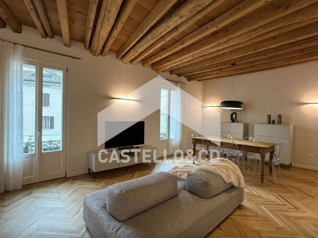 Appartamento in affitto a Desenzano Del Garda, Lombardia