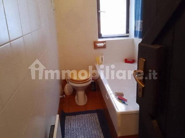 Appartamento in affitto a Margno, Lombardia