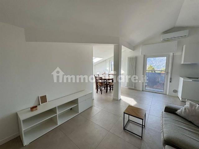 Appartamento in affitto a Somana, Mandello Del Lario