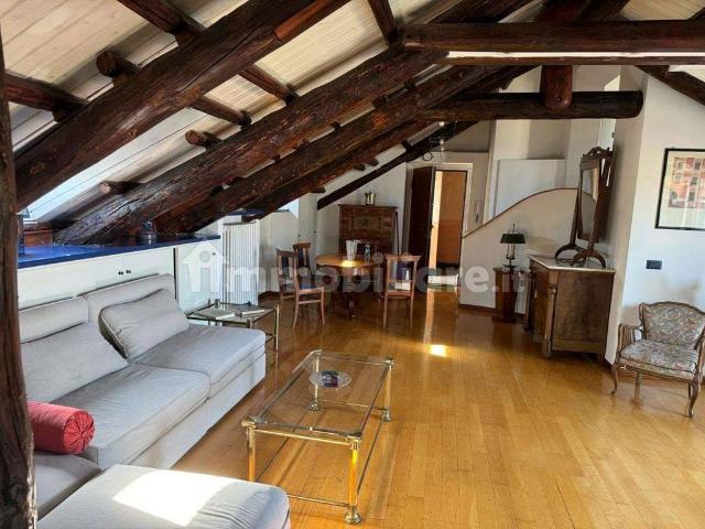 Appartamento in affitto a Sud-Ovest, Brenzone