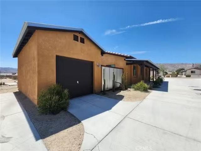 Condo for rent in Fontana