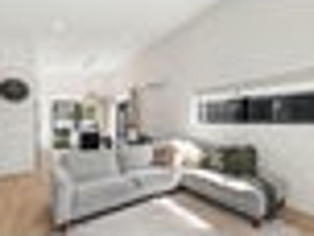 House for sale in Chaslands, Canterbury