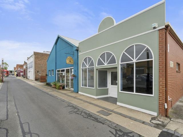 Office for sale in Colac, Victoria