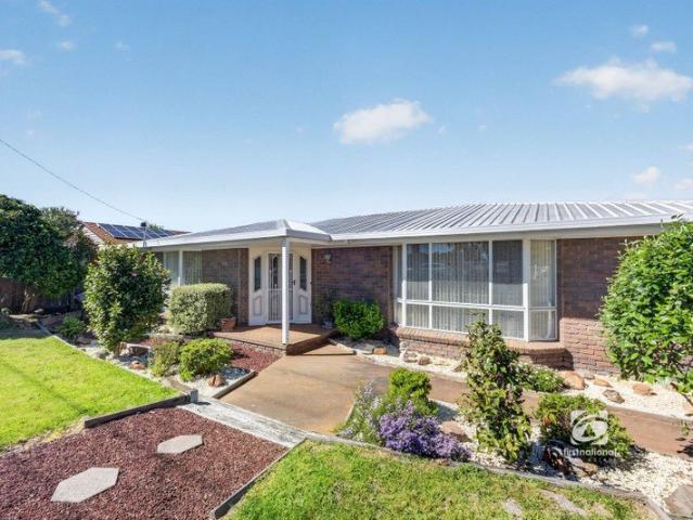 House for sale in Cunninghame, Lakes Entrance