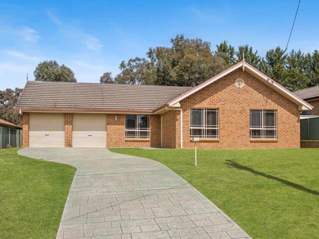 House for sale in Garfield, Goulburn
