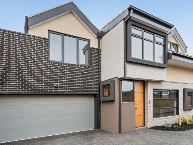 Townhouse for sale in Camerons Creek, Victoria