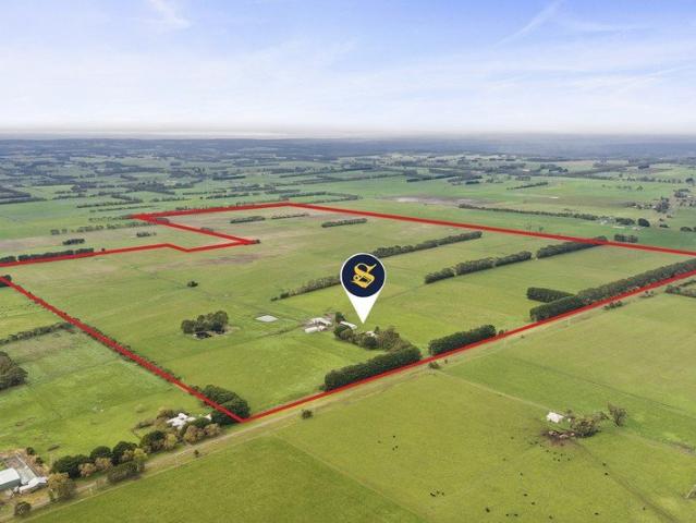 Cottage for sale in Swan Marsh, Victoria