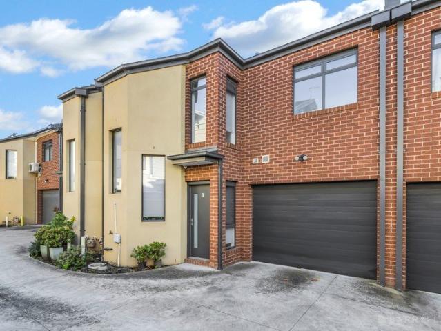 Townhouse for sale in Camerons Creek, Victoria