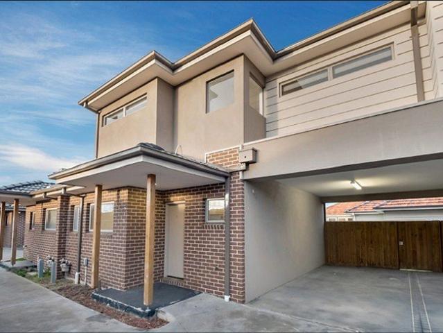 Townhouse for rent in Camerons Creek, Victoria