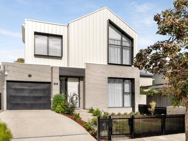 Townhouse for sale in Camerons Creek, Victoria