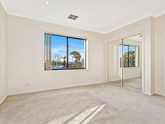 Townhouse for rent in Sutherland, New South Wales