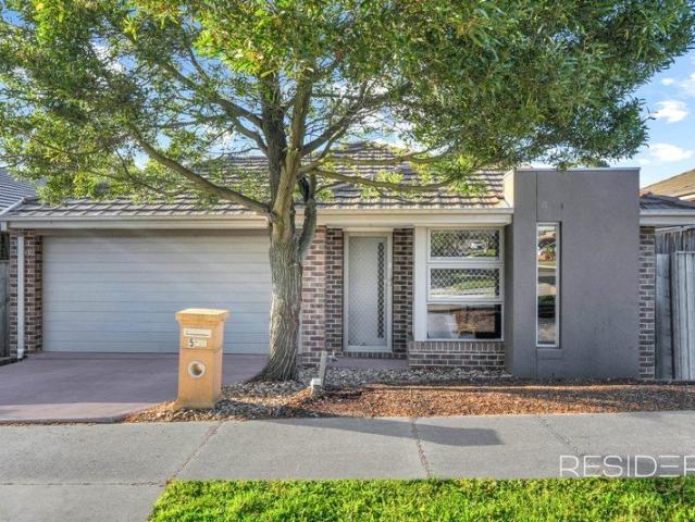 House for sale in Laurimar - The Eyrie Estate, Melbourne