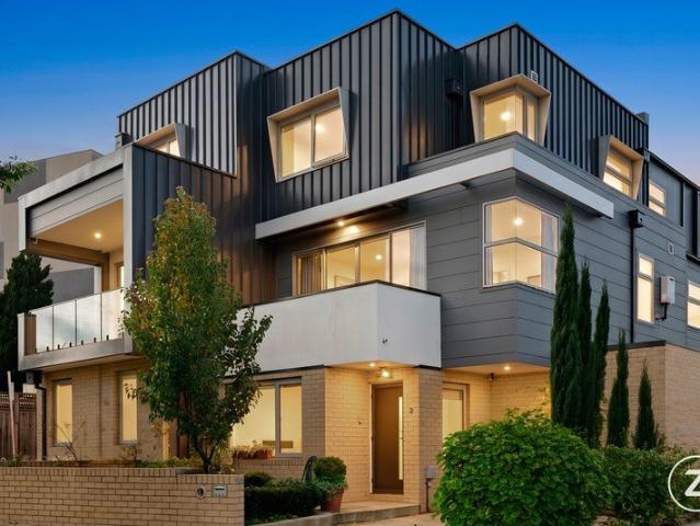 Townhouse for sale in Camerons Creek, Victoria